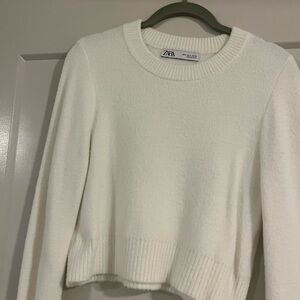 Zara Women's Cream Crew Neck Sweater